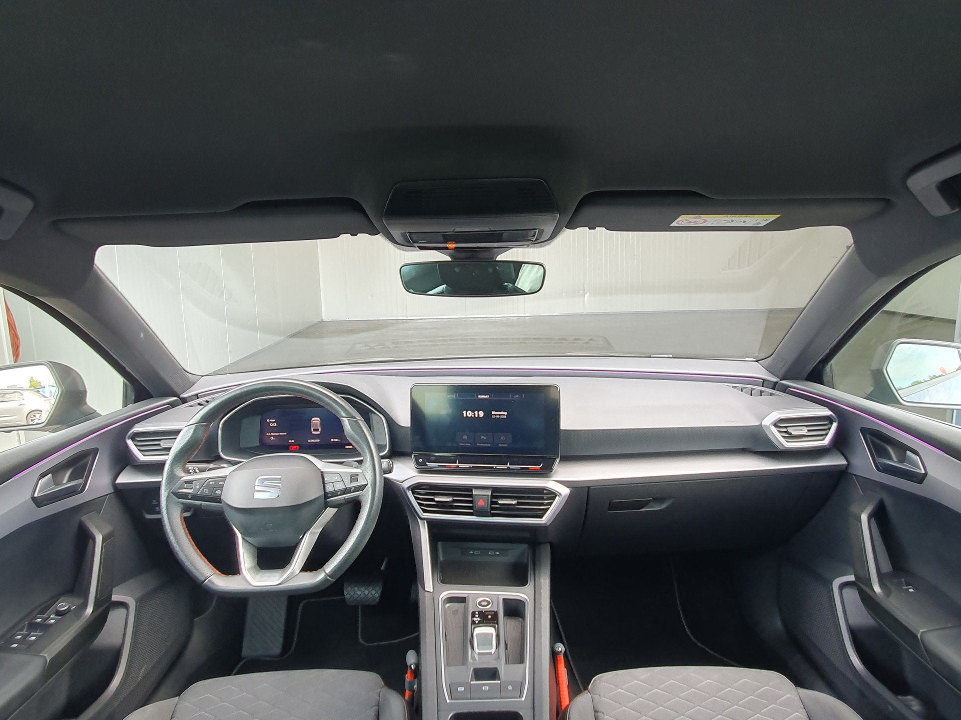 SEAT Leon Sportstourer 1.0 eTSI FR Business Intense NAVI/CAM, Auto's, Stof, Gebruikt, Leon, Zwart