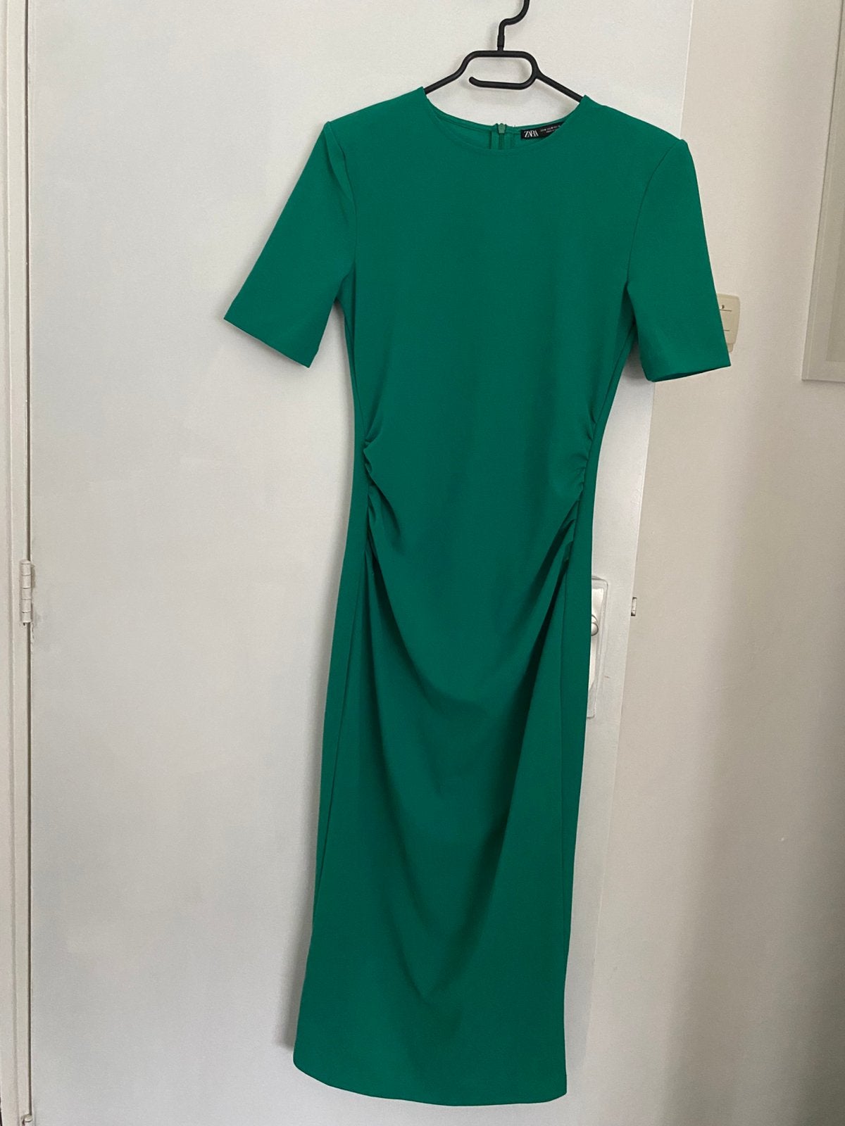 groene zara jurk, Kleding | Dames, Jurken, Nieuw, Ophalen, Maat 38/40 (M), Onder de knie