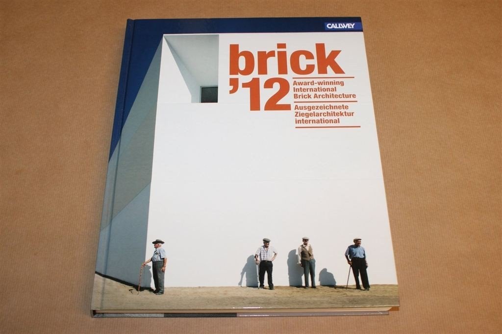 Brick 12 — Internationale Baksteenarchitectuur, Ophalen of Verzenden, Zo goed als nieuw, Architecten
