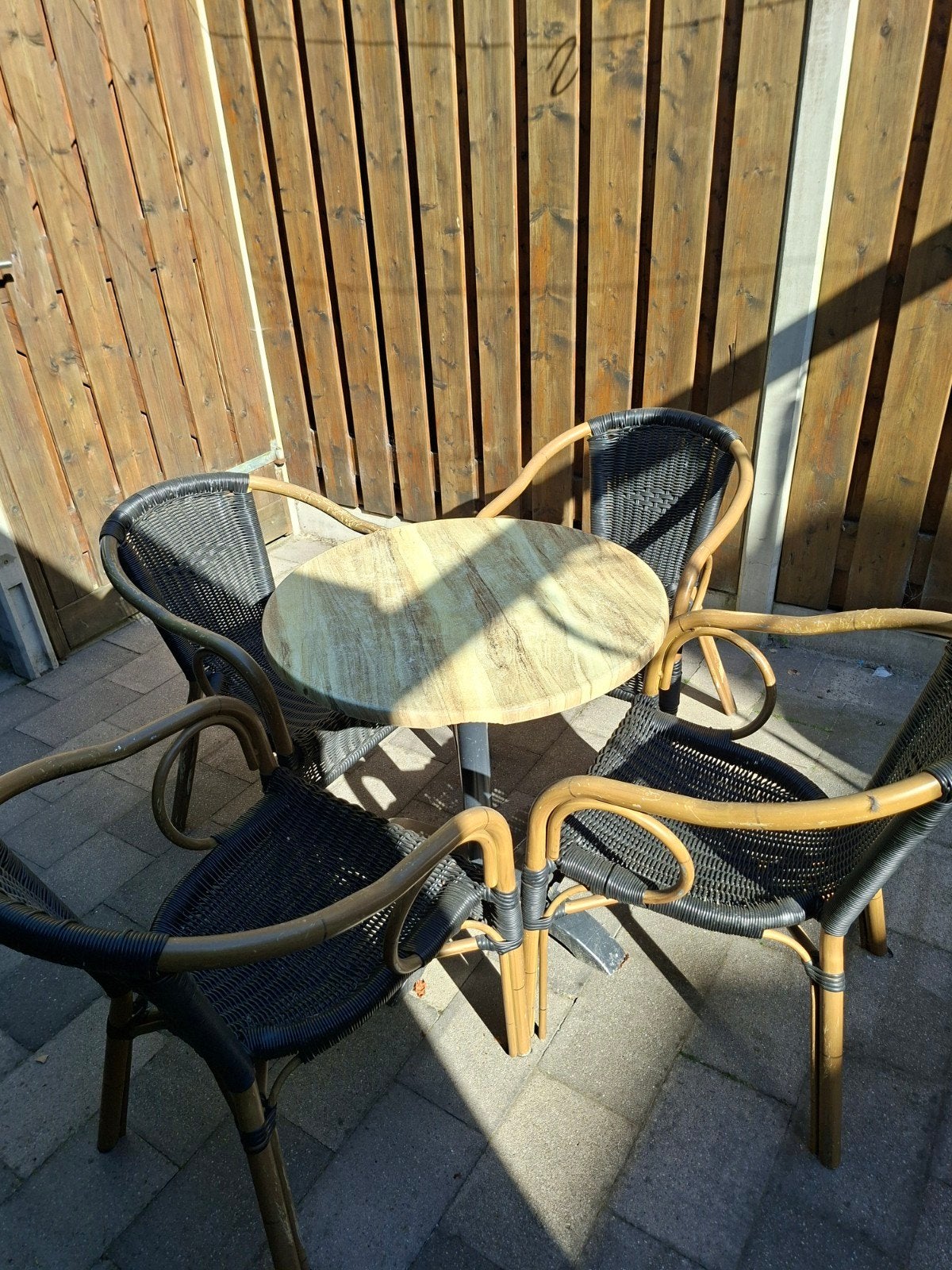 20 terras Tuinstoelen riet met 1 tafel en 3 losse bladen, Ophalen, Gebruikt, Rotan