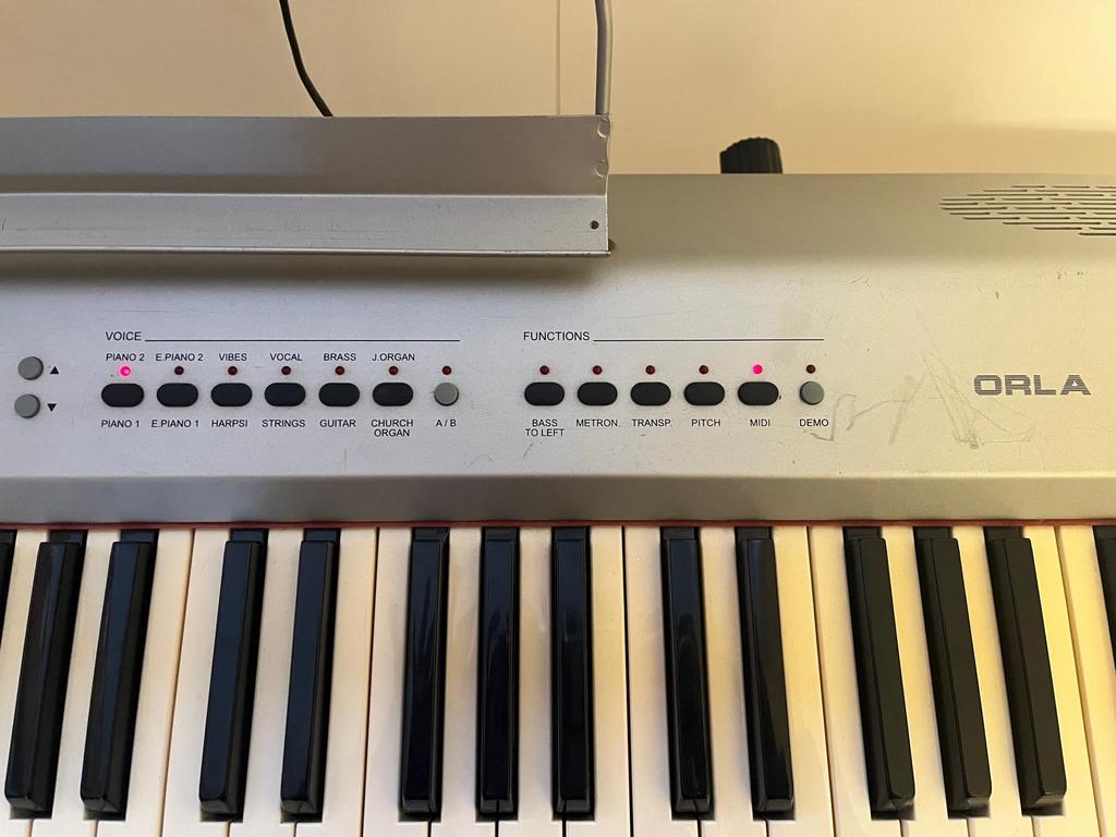 Orla Stage Partner digitaal piano met standaard, Muziek en Instrumenten, Ophalen, Gebruikt, Overige kleuren, Digitaal