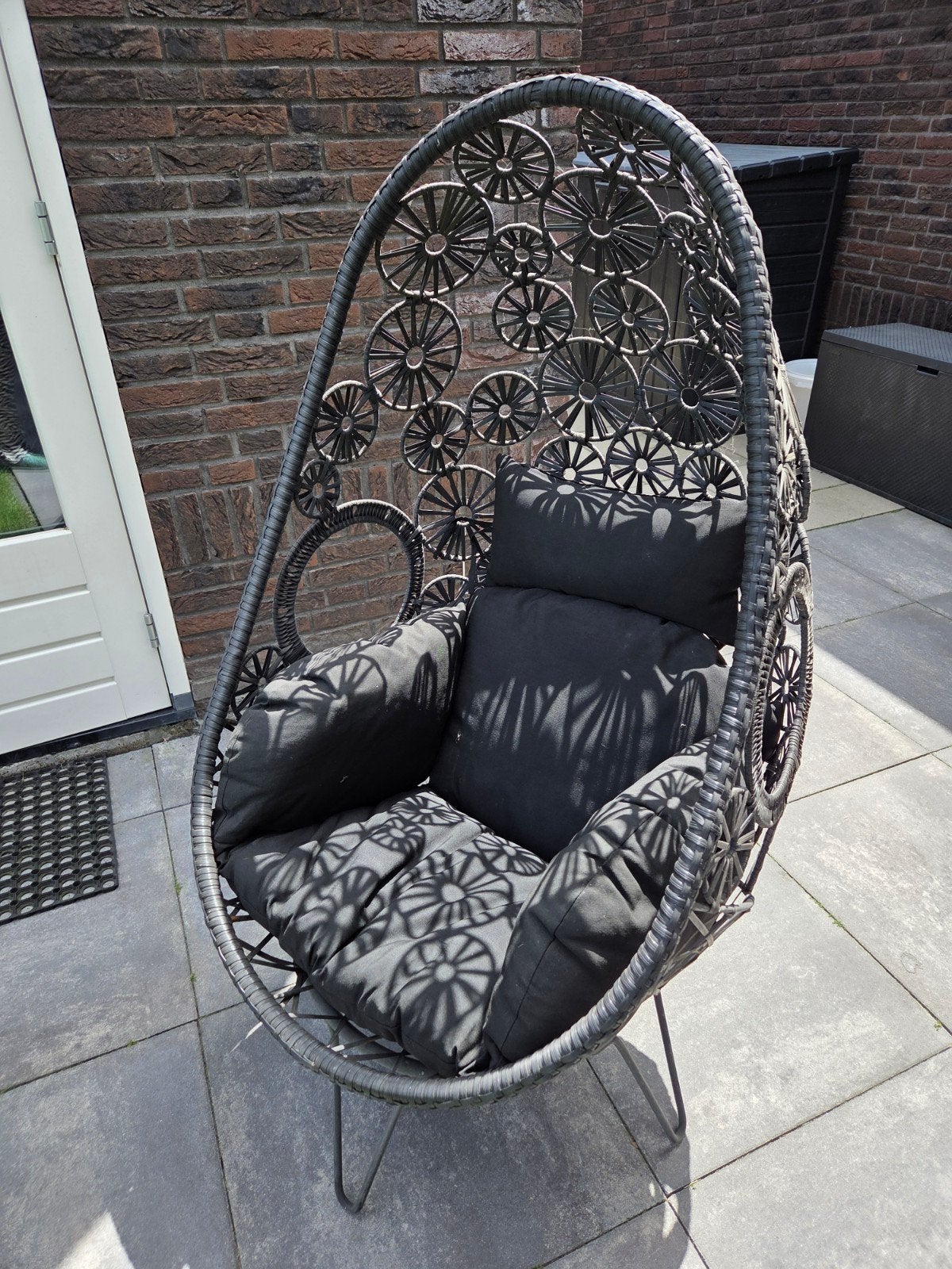 Zwarte egg chair incl kussens, Ophalen, Gebruikt