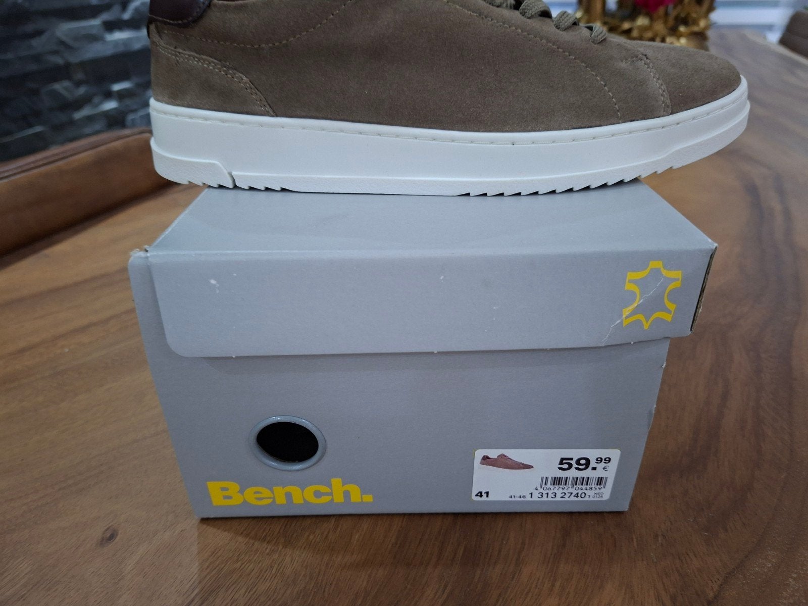 Bench suède sneakers - Maat 41 - Nieuw in doos, Bruin, Nieuw, Ophalen of Verzenden, Sneakers of Gympen