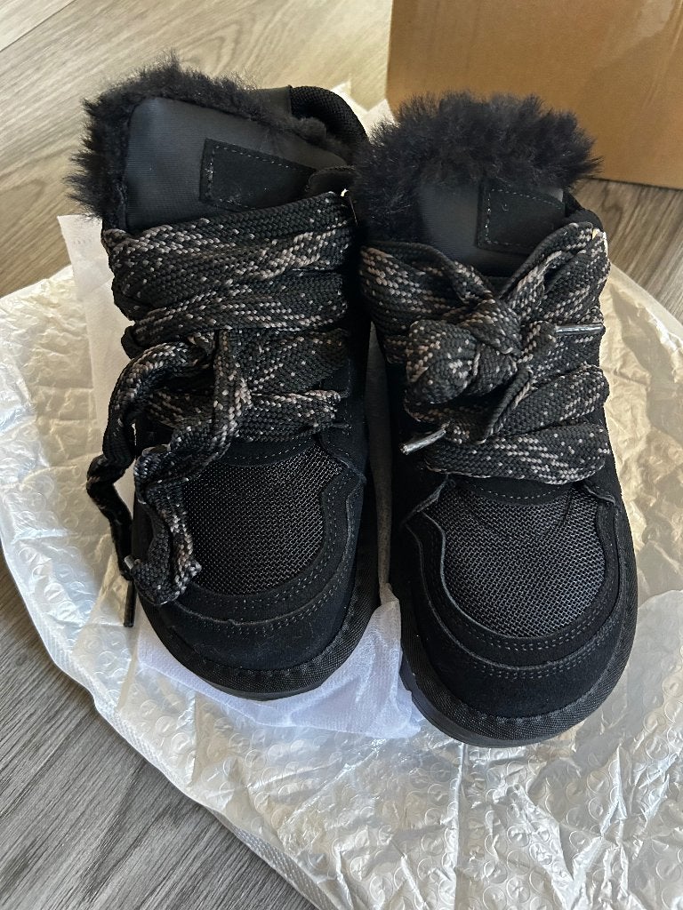 Warme sneakers nieuw, Zwart, Nieuw, Ophalen of Verzenden, Uggs