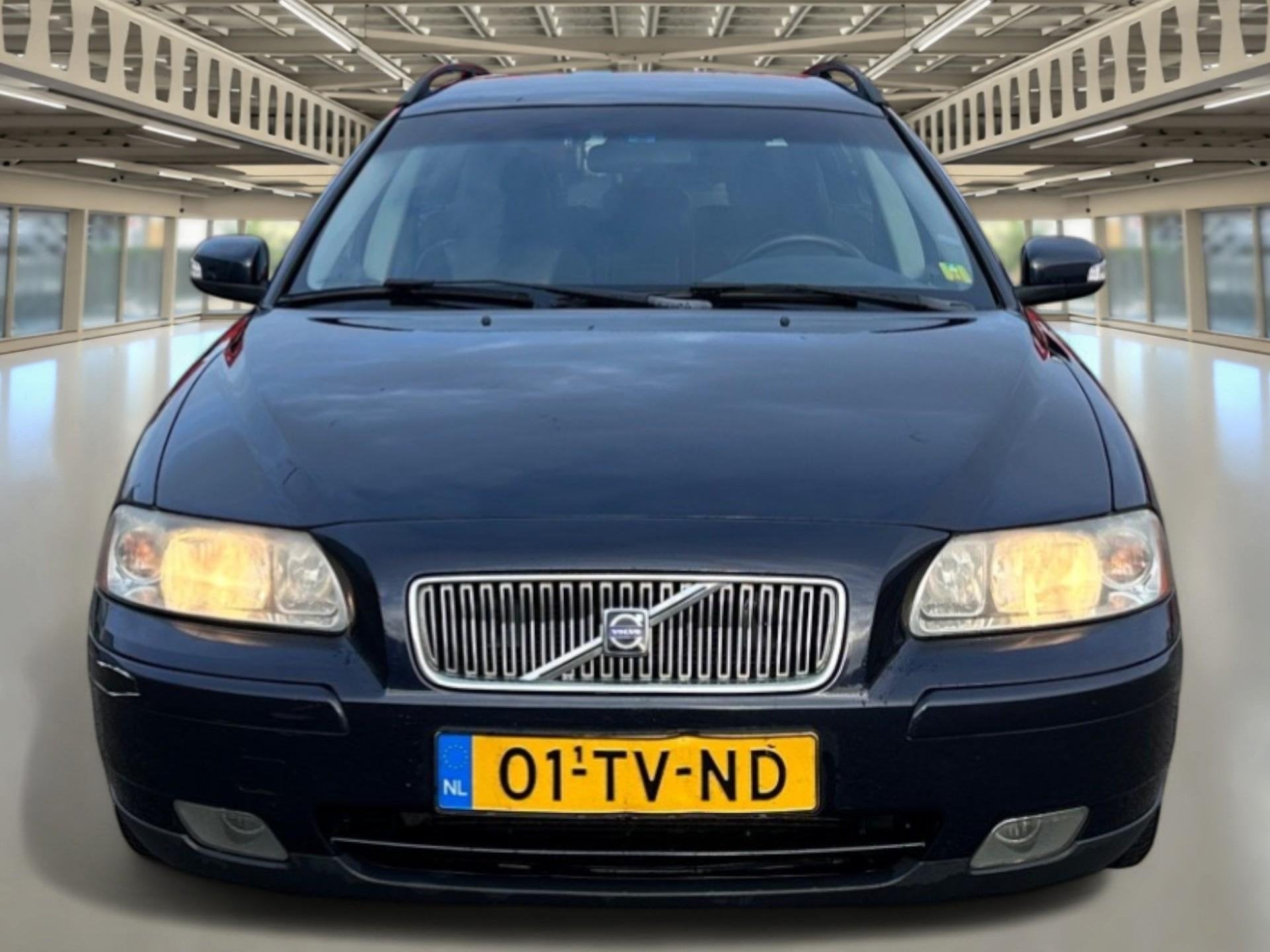 Volvo V70 2.4 Edition Rijklaar+Garantie.., Auto's, Volvo, Blauw, Leder en Stof, Grijs, 1470 kg
