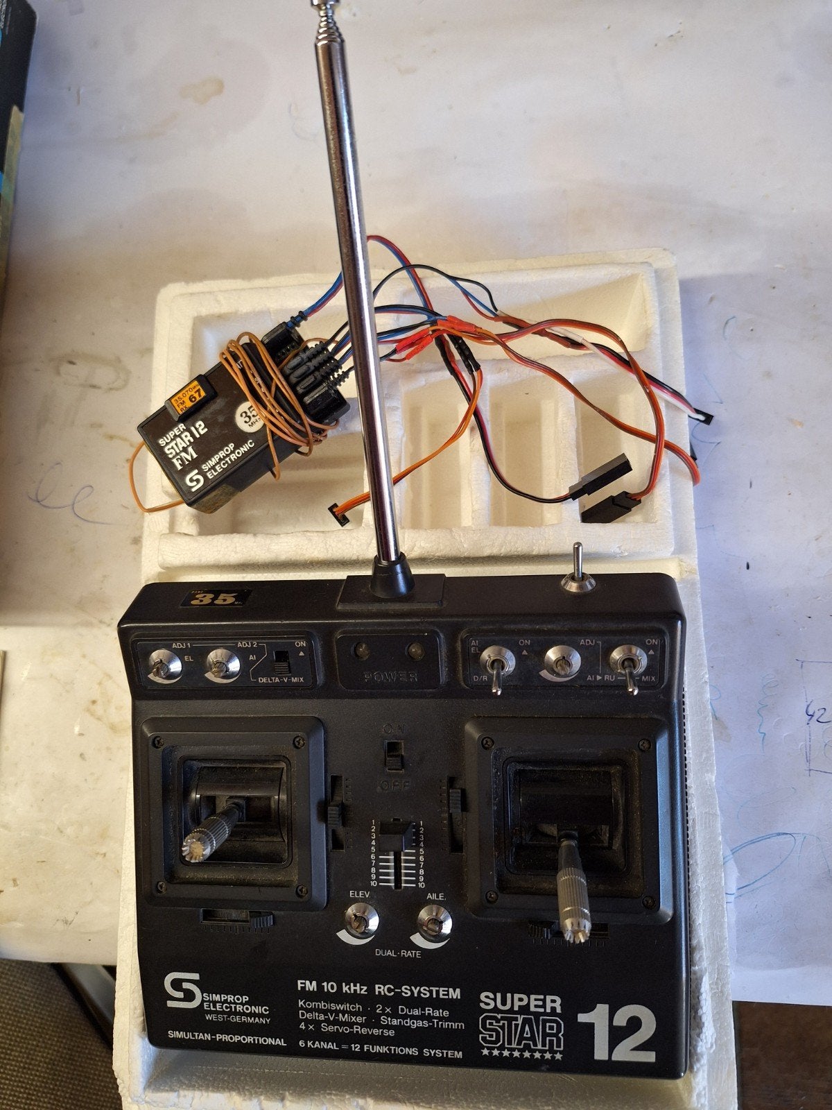 Te koop : zender met ontvanger 35 Mhz, Ophalen