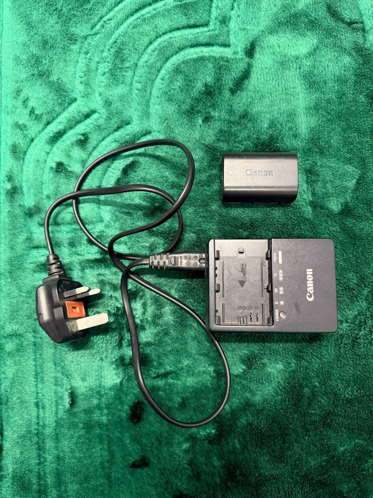 Canon 70D Batterij en Oplader, Ophalen, Gebruikt