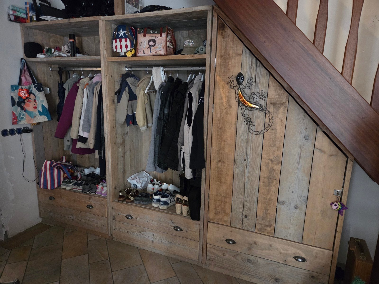 zeer degelijke kast van steigerhout, Huis en Inrichting, Ophalen