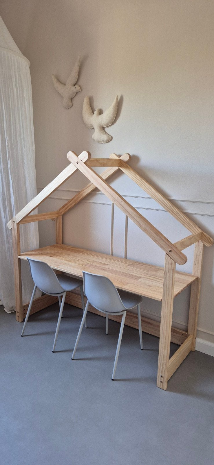 Nieuw Kinderbureau huisje Petit Amelie - Maison | NATUREL, Kinderen en Baby's, Kinderkamer | Stapelbedden en Hoogslapers, Nieuw