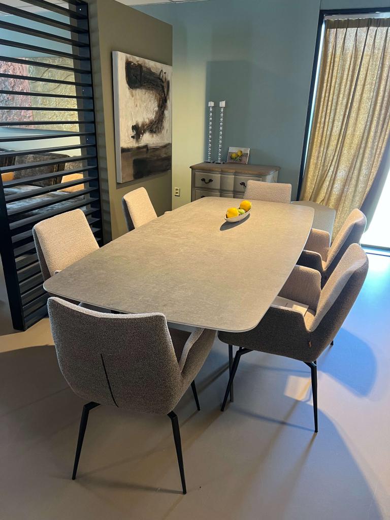 !Nieuw! - Linea - Willisau - Beton kleur - eettafel
