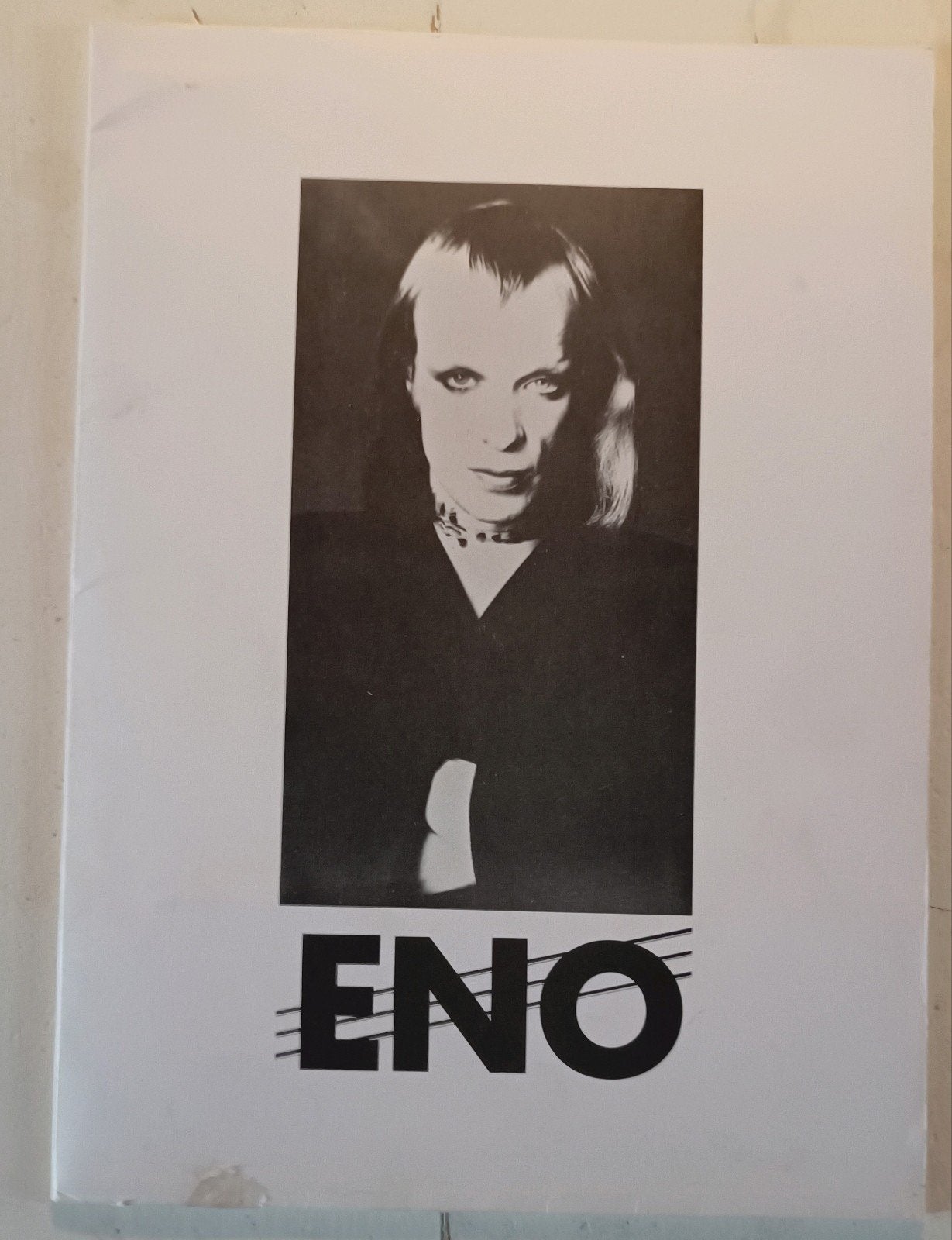 Brian Eno,2 presskits, Verzenden, Gelezen, Artiest, Diverse auteurs over Brian Eno