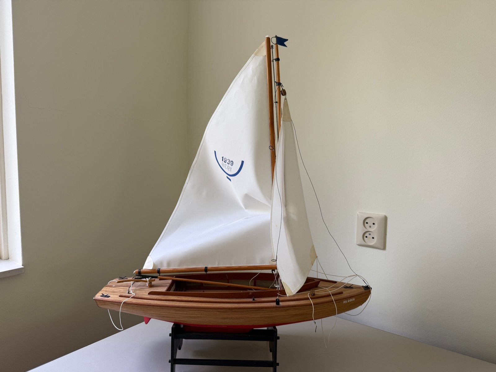 Prachtig houten zeilboot model - 16m2 of bm'r op schaal, Ophalen of Verzenden, Zo goed als nieuw, Groter dan 1:32, Overige merken