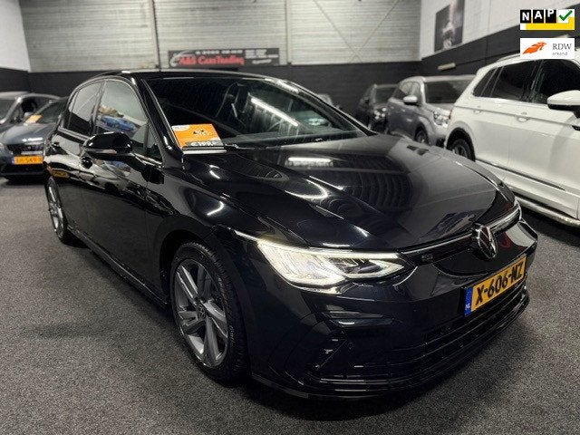 Volkswagen Golf 1.5 eTSI R-Line, Auto's, Euro 6, 4 cilinders, Zwart, Origineel Nederlands