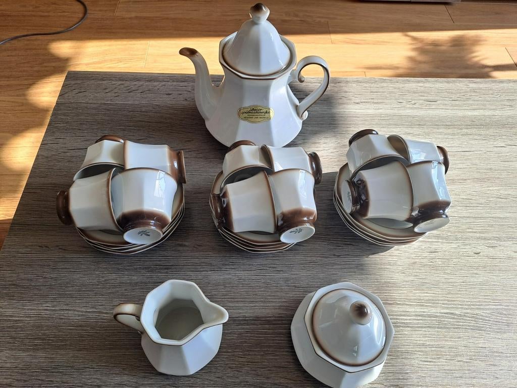 Servies set winterling marktleuthen bavaria wit bruin, Antiek en Kunst, Antiek | Servies compleet, Ophalen