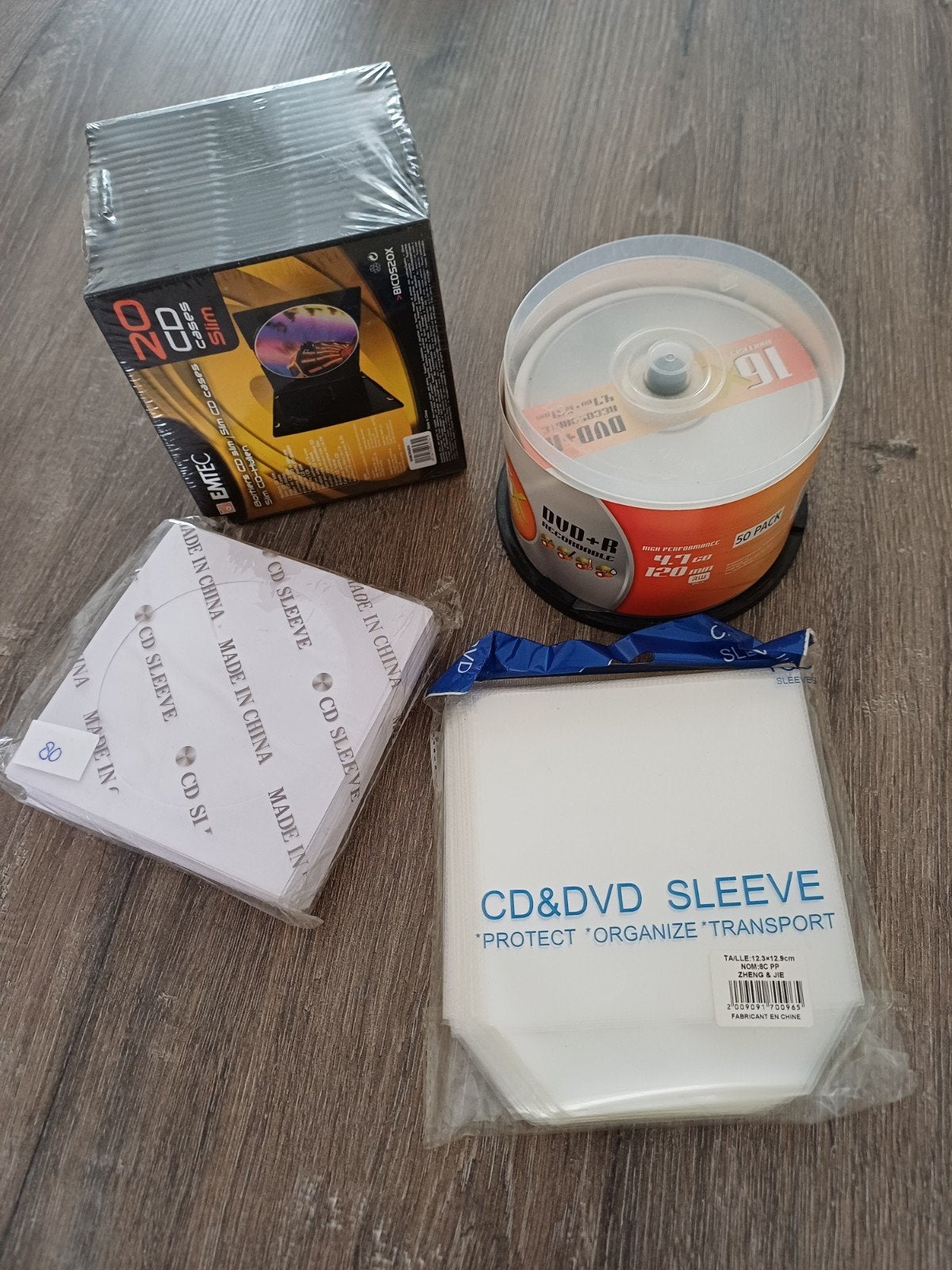 Recordable cd's 50 stuks.
Hoesjes plastic en papier voor cd', Computers en Software, Ophalen of Verzenden