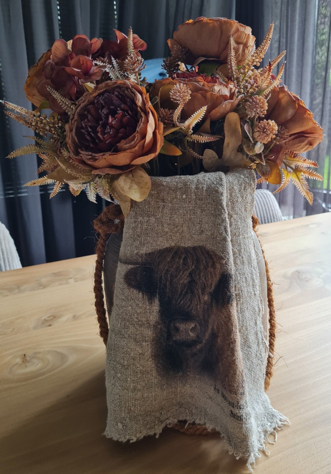 Nepalese Pot met Accessoires - 27cm Hoog, Huis en Inrichting, Woonaccessoires | Schalen en Manden, Ophalen of Verzenden, Nieuw