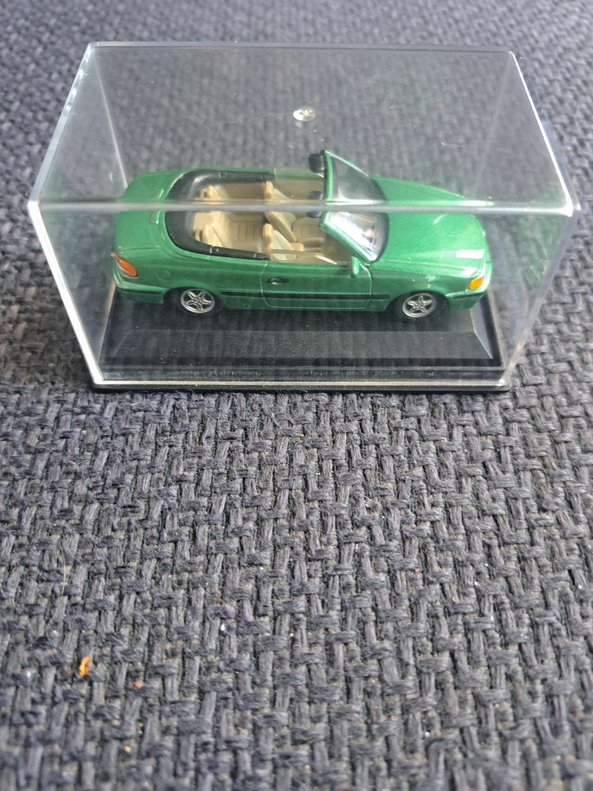 hongwell model volvo c 70, Overige merken, Ophalen of Verzenden, Zo goed als nieuw, N.b
