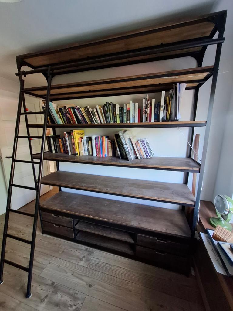 Boekenkast industrieel met ladder en lades, Huis en Inrichting, Kasten | Boekenkasten, Ophalen, Met plank(en), Gebruikt, 200 cm of meer