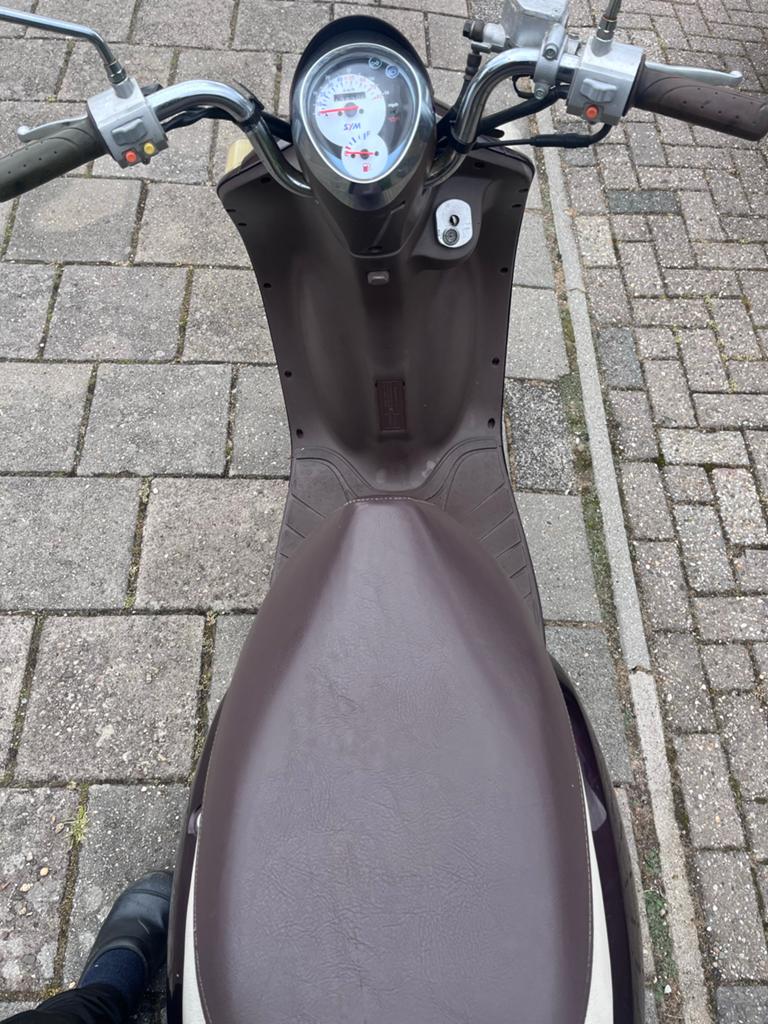 Sym Mio Nette 4-takt Scooter met Gebruiksporen en 2 Sleutels, Fietsen en Brommers, Brommers | Overige merken, Gebruikt, Ophalen