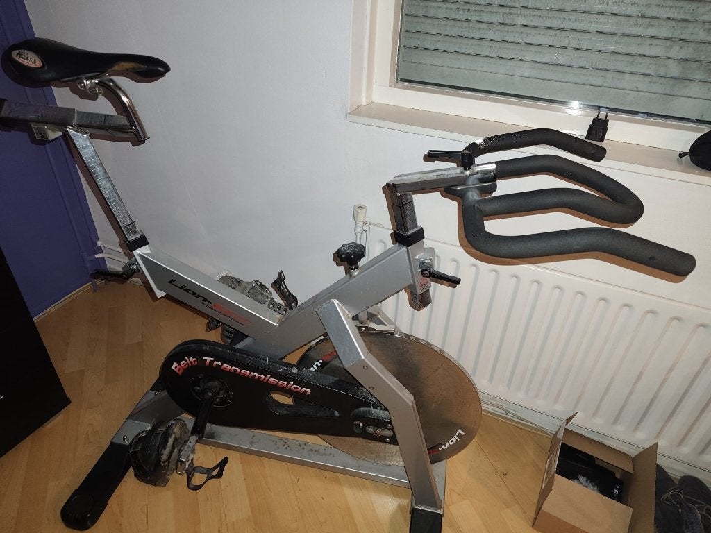Spinbike te KOOP, Sport en Fitness, Ophalen, Overige materialen, Gebruikt, Spinningfiets
