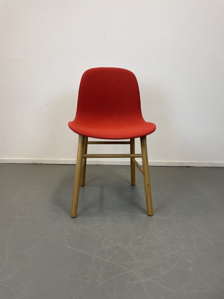 Normann Copenhagen Form Stoel Rood Stof - Hout, Niet ingevuld, Zo goed als nieuw, Niet ingevuld, Niet ingevuld