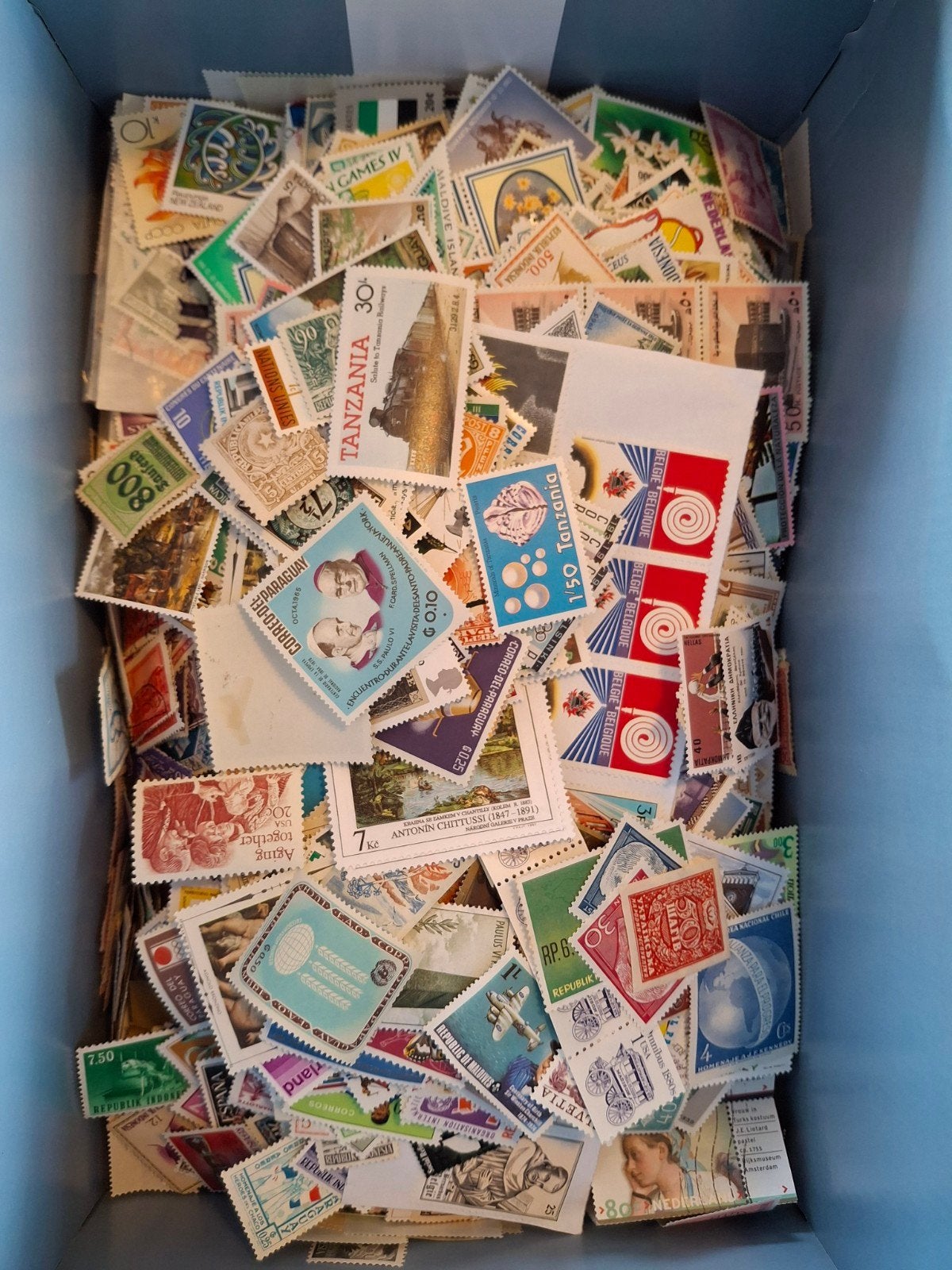 Wereld postzegels ruim 1/2 kilo, Postzegels en Munten, Verzenden, Nederland en Buitenland