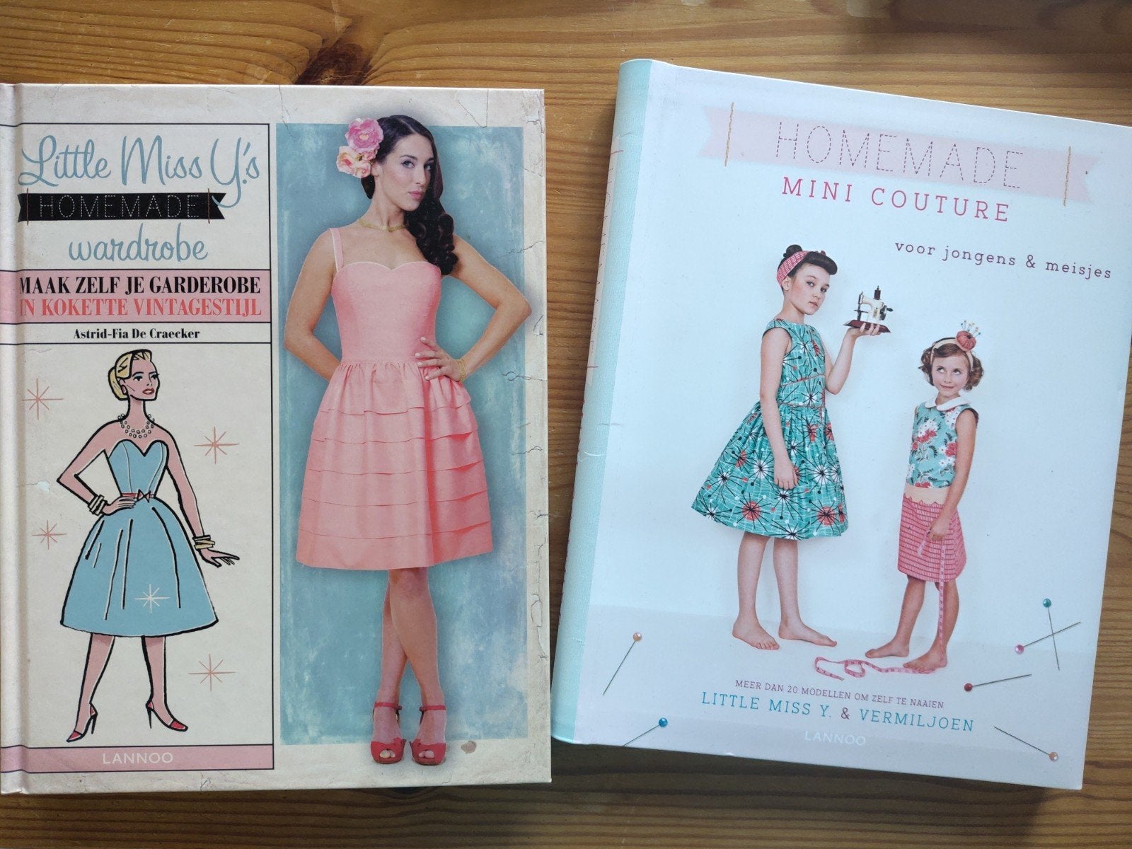 2 Naaiboeken vintage kleding, dames, jongens & meisjes, Ophalen of Verzenden, Gebruikt, Overige typen