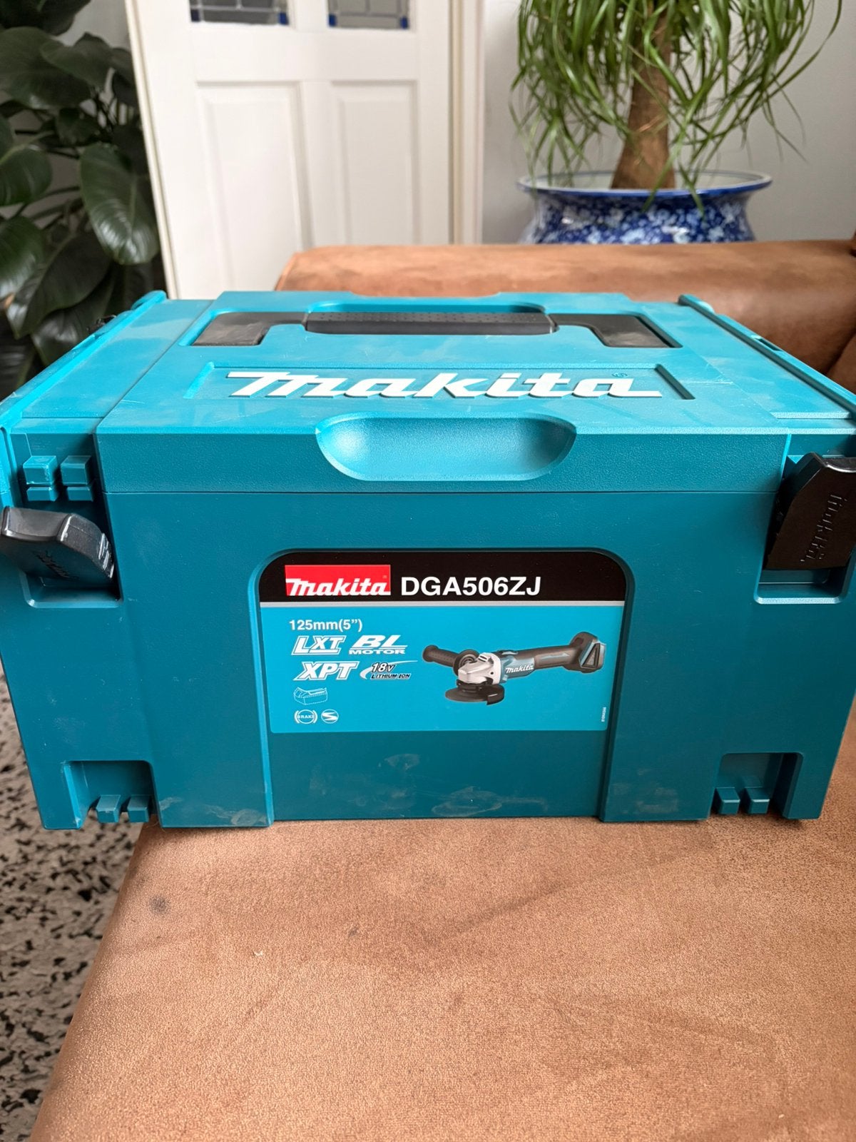 Makita M- box voor haakseslijper, Doe-het-zelf en Verbouw, Ophalen, Nieuw