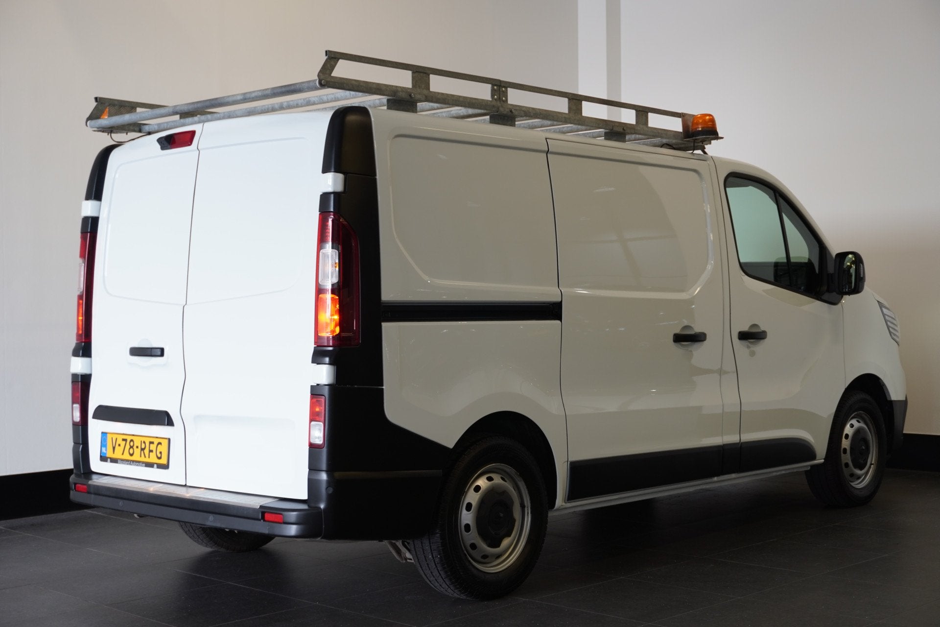 Renault Trafic 2.0 dCi 130PK EURO 6 - Airco - Navi - Cruise, Voorwielaandrijving, Stof, Gebruikt, 4 cilinders