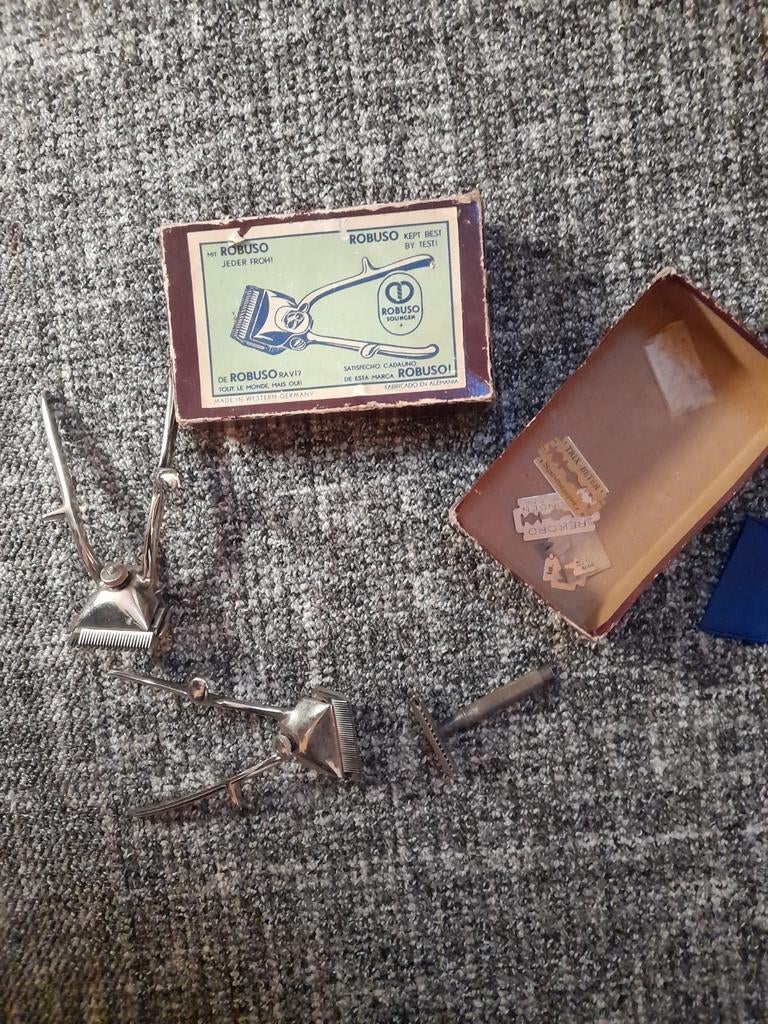 Vintage Robuso handmatige tondeuse en scheermesjes, Antiek en Kunst, Ophalen of Verzenden