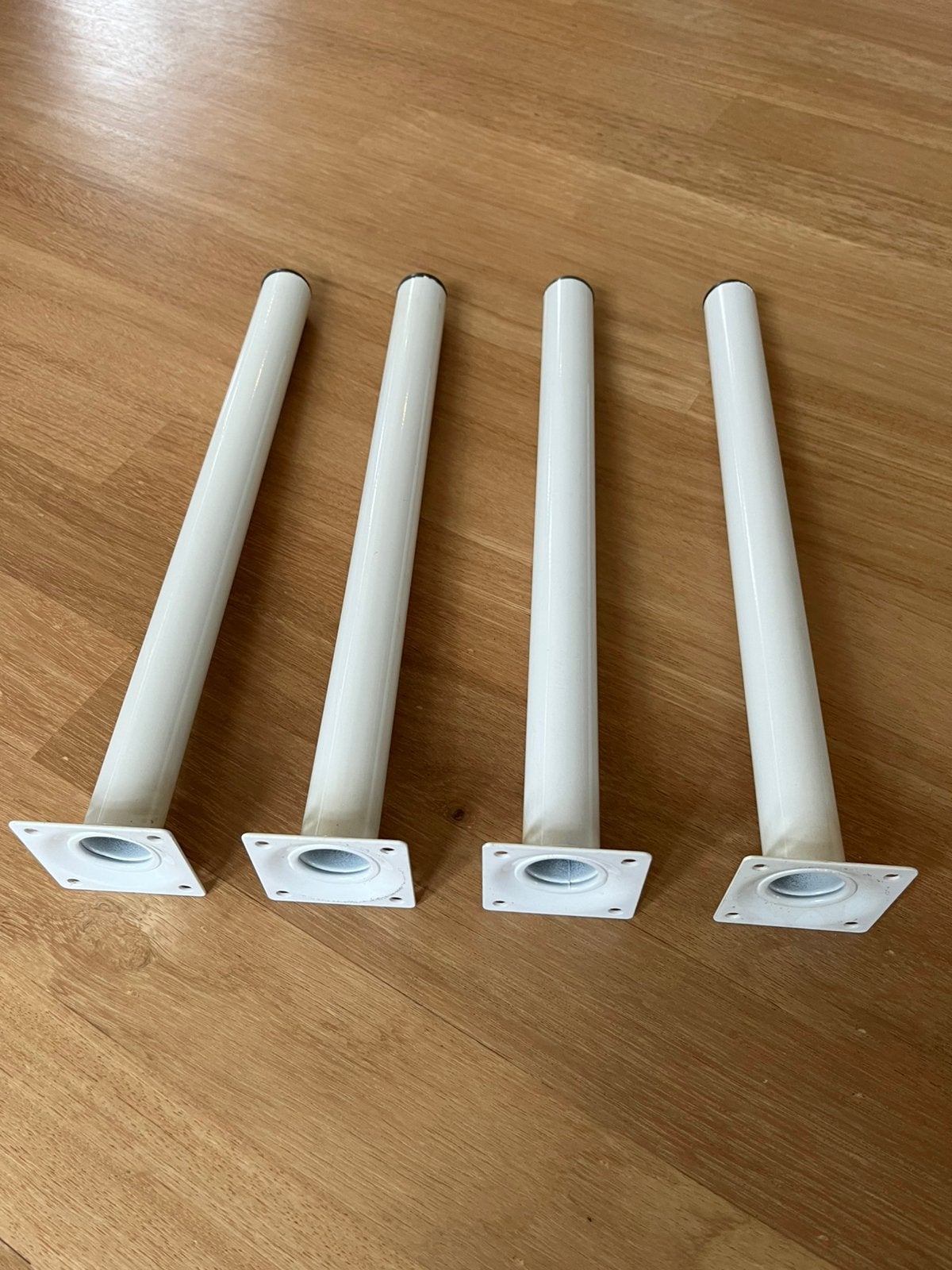 Set van 4 wit gemoffelde tafelpoten 38 cm lang, Ophalen of Verzenden, Zo goed als nieuw, Rond, Minder dan 50 cm