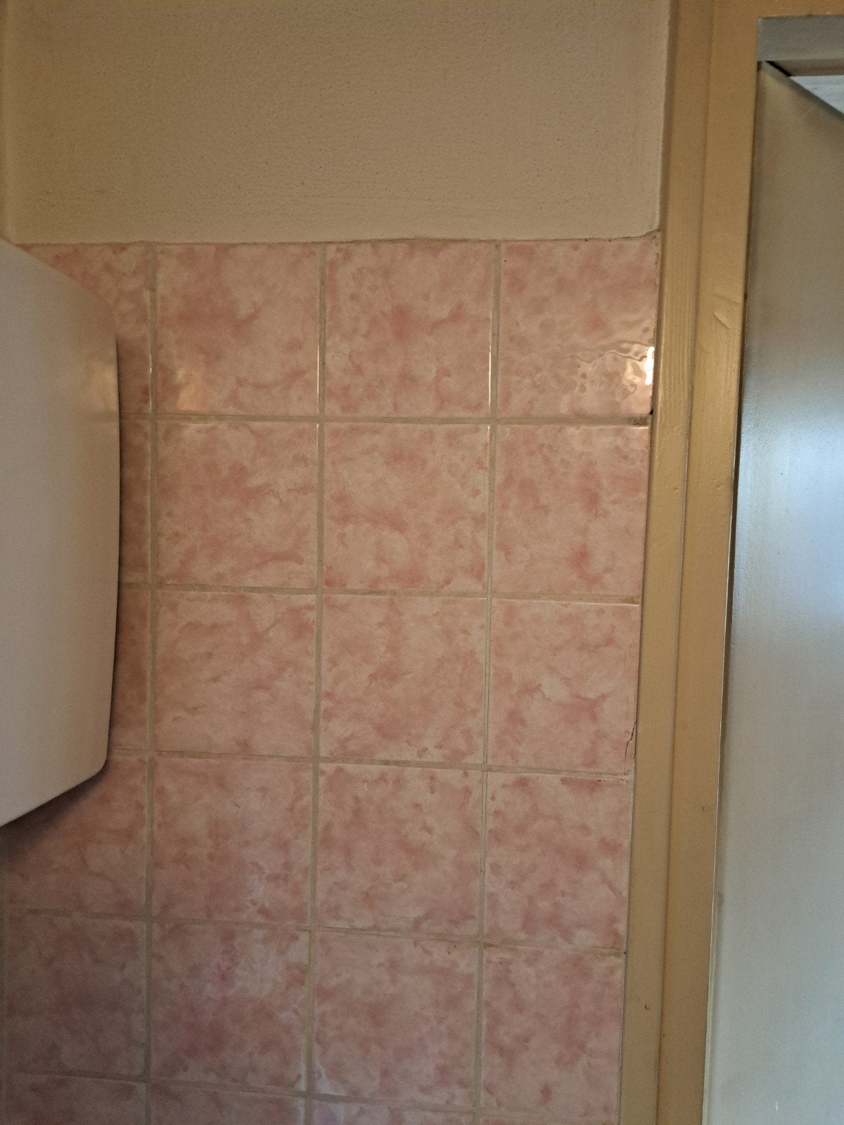 gezocht: roze wandtegel 1515, Huis en Inrichting, Stoffering | Behang, Ophalen, Roze