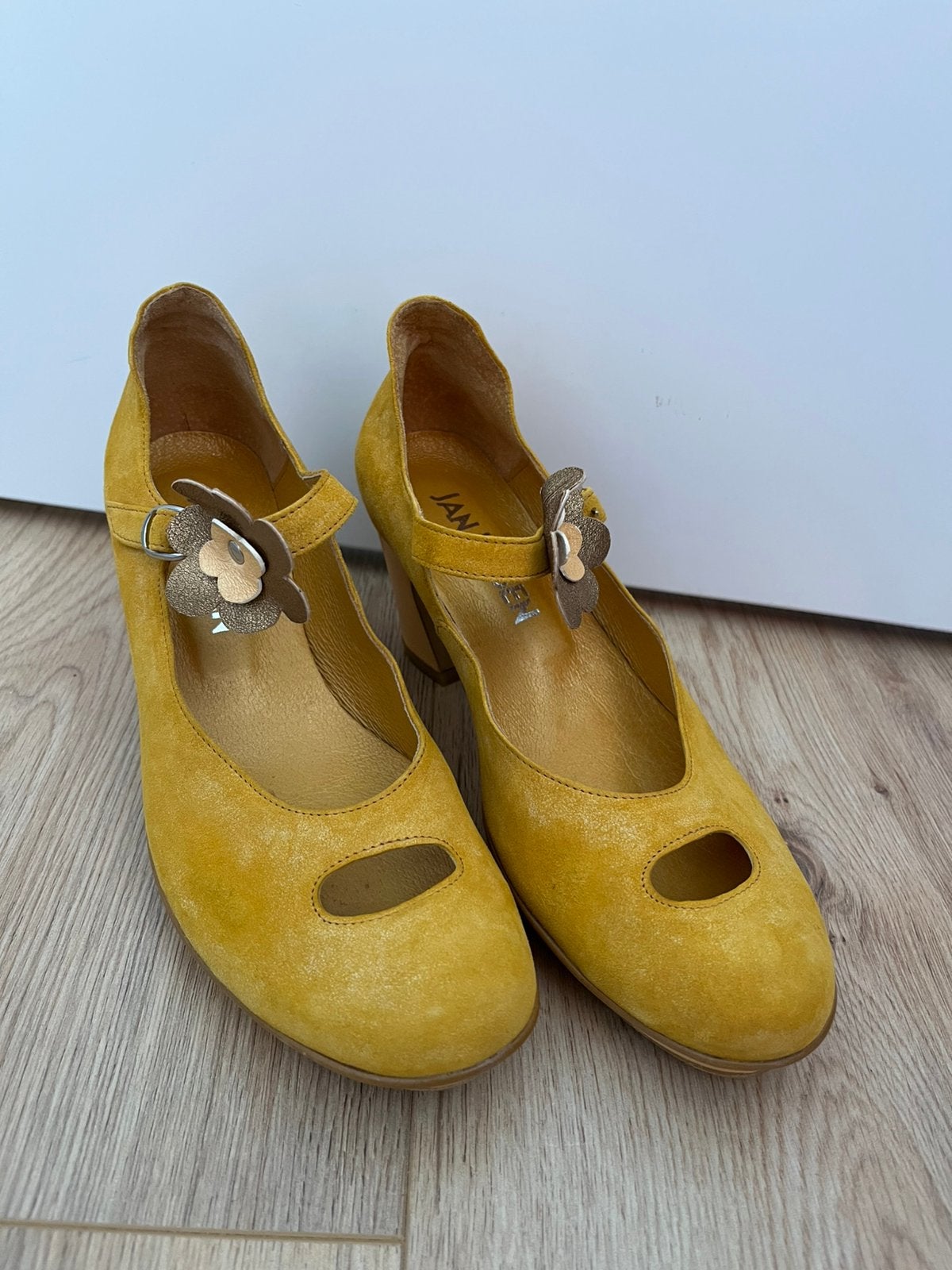 Jan Jansen hakken, Schoenen met lage hakken, Geel, Ophalen of Verzenden, Zo goed als nieuw