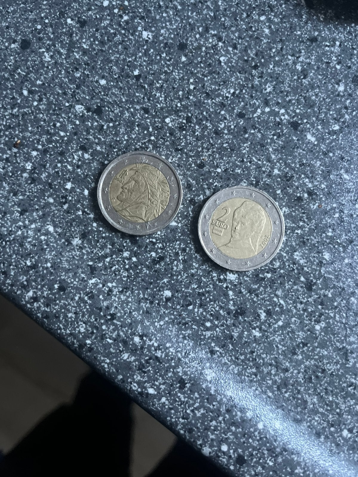 2 zeldzame 2 euro munten (2002) oostenrijk en italie, Ophalen of Verzenden, Koningin Beatrix, Euro's