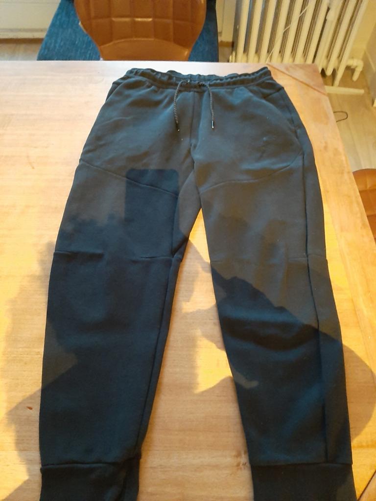 Nike Tech fleece broek zwart maat M, Zwart, Nike, W32 (confectie 46) of kleiner, Ophalen of Verzenden
