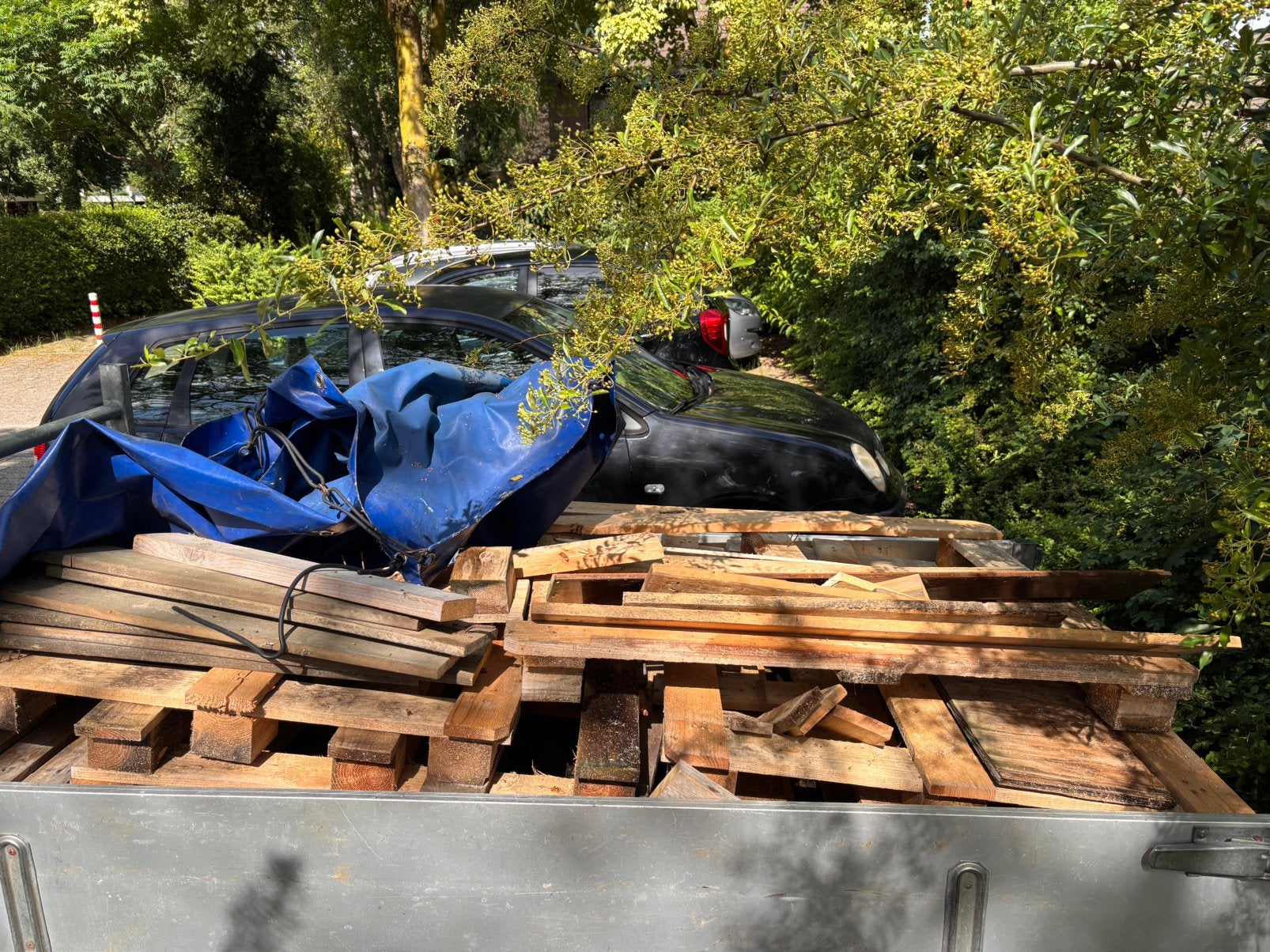 Gratis brandhout / kapotte pallets - Ophalen voor vrijdag!, Doe-het-zelf en Verbouw, Hout en Planken, Ophalen, Gebruikt, 50 mm of meer