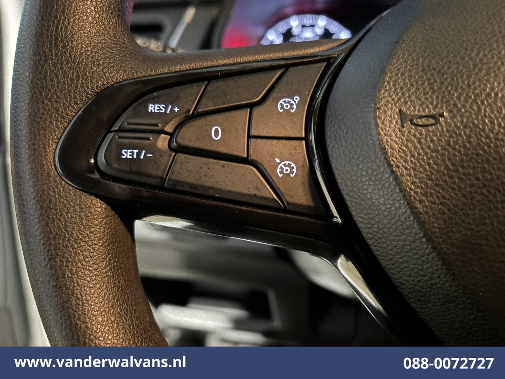 Renault Trafic 2.0 Blue dCi 130pk L2H1 Euro6 Airco | LED | 2, Auto's, Voorwielaandrijving, Dealer onderhouden, Gebruikt, Euro 6