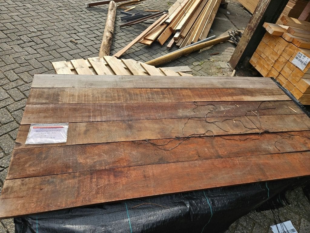 1 x hardhouten beschoeiingsschot 250x120x4 cm.  Goedkoop!!!