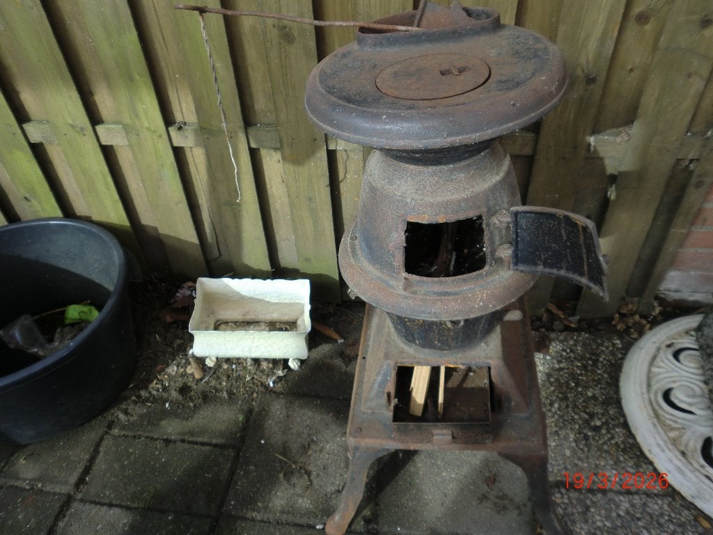 oude ronde houtkachel, Ophalen of Verzenden, Gebruikt, Hout, Potkachel