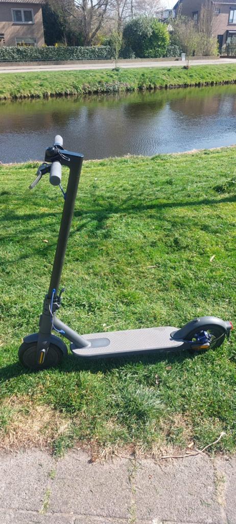 Xiaomi Mi 3 Elektrische Step - 25 km/u, Ophalen, Zo goed als nieuw, Elektrische step (E-scooter)