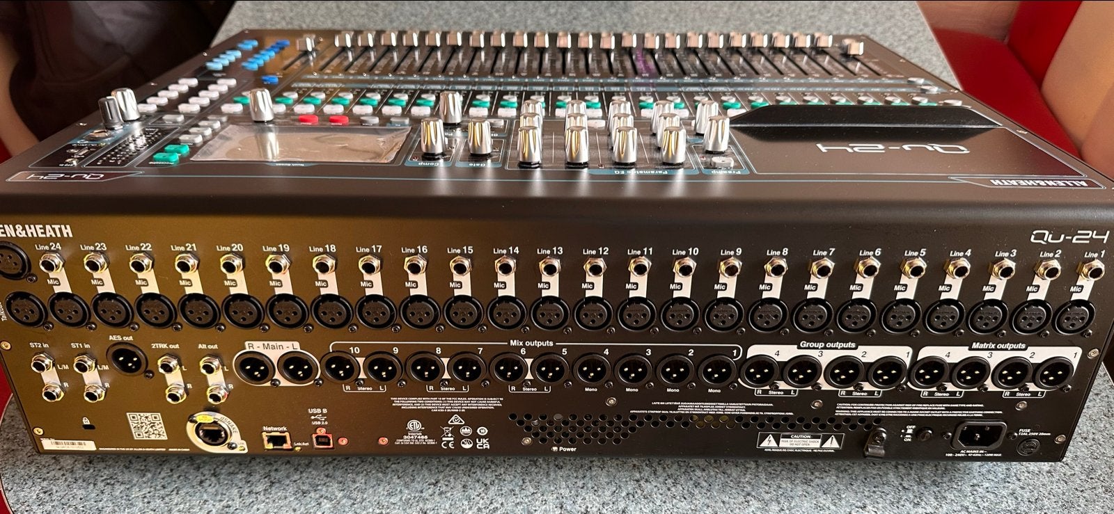 Allen & Heath Qu-24 Digitale Mixer - Zo goed als nieuw, Ophalen, Zo goed als nieuw, 20 kanalen of meer, Microfooningang