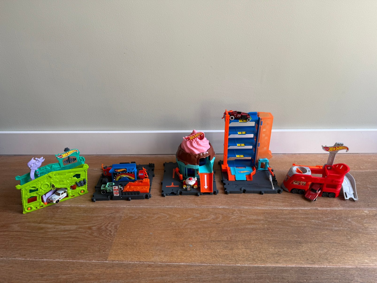 Hot Wheels city play sets, Ophalen of Verzenden, Zo goed als nieuw