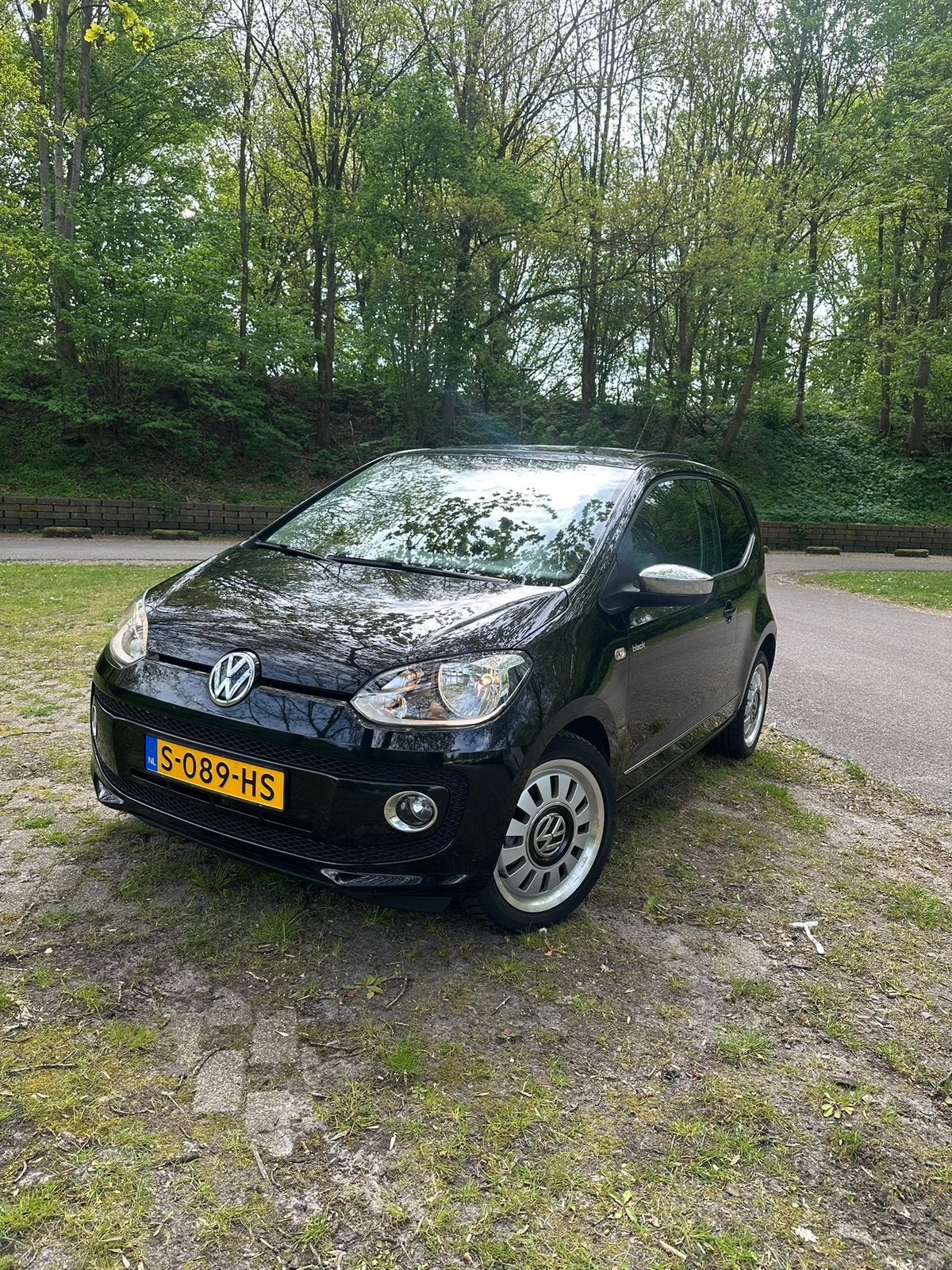 Volkswagen up! 1.0 55KW/75PK 3-DRS 2013 Zwart, Auto's, 74 pk, Up!, 4 stoelen, Zwart