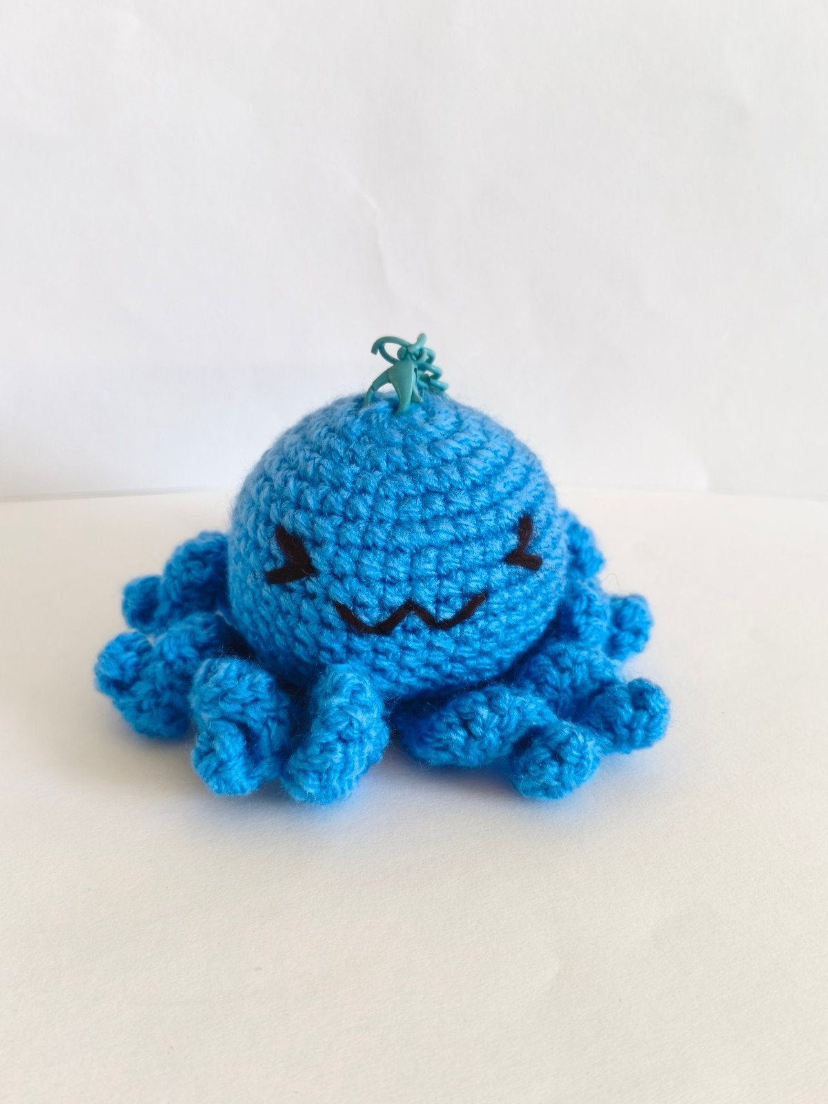 Gehaakte octopus sleutelhanger - Handgemaakt cadeau, Handgemaakt, Nieuw, Ophalen of Verzenden, Blauw