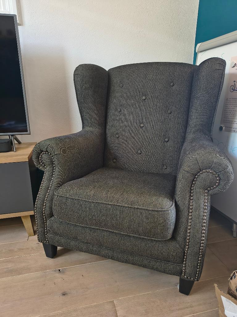 Antieke Oorfauteuil Chesterfield stijl van stof, Ophalen, Gebruikt, Chesterfield, 75 tot 100 cm