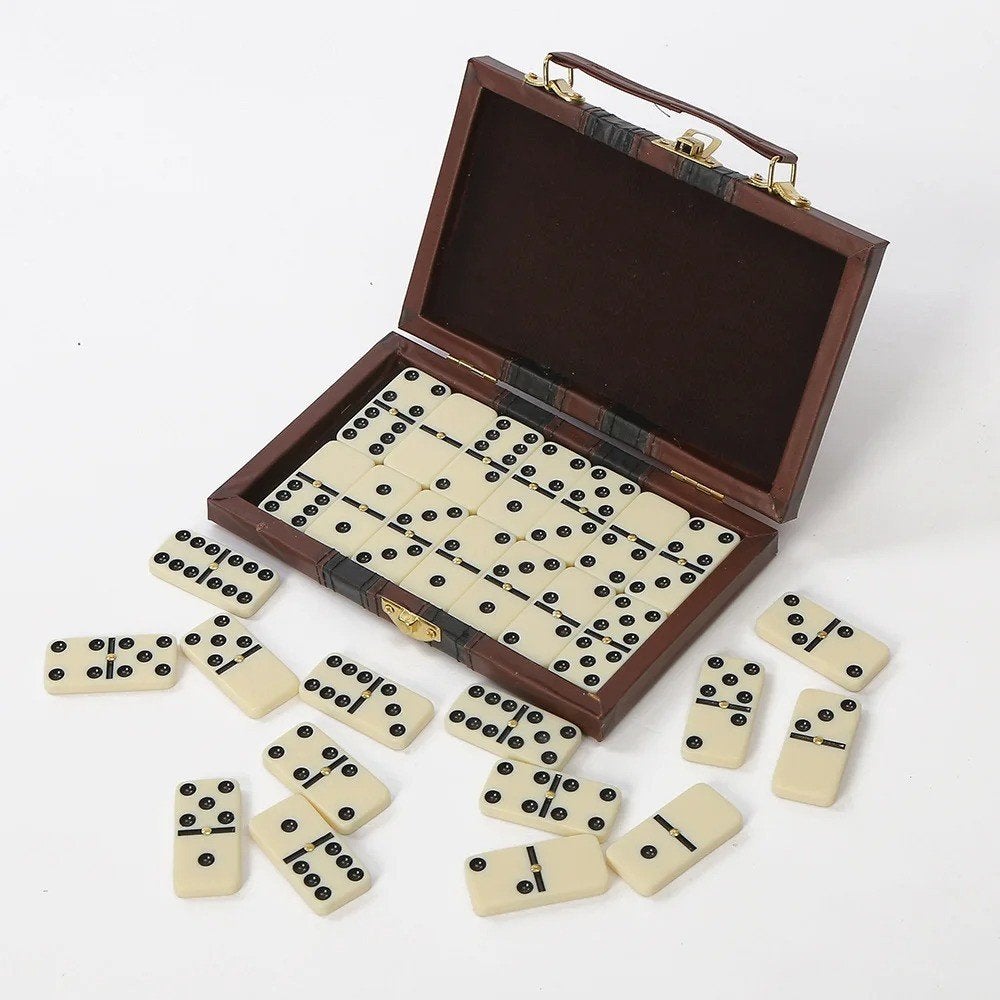 Luxe domino set in prachtige leren doos - Ivoorkleurig, Hobby en Vrije tijd, Gezelschapsspellen | Bordspellen, Vijf spelers of meer