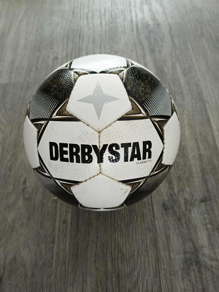 Derbystar en Adidas voetballen, Maat L, Ophalen of Verzenden, Zo goed als nieuw, Bal