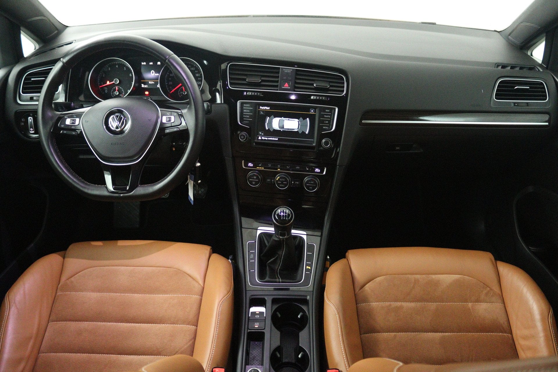 Volkswagen Golf 1.2 TSI Business Edition Connected (CAMERA,, Auto's, Voorwielaandrijving, Gebruikt, 4 cilinders, Blauw