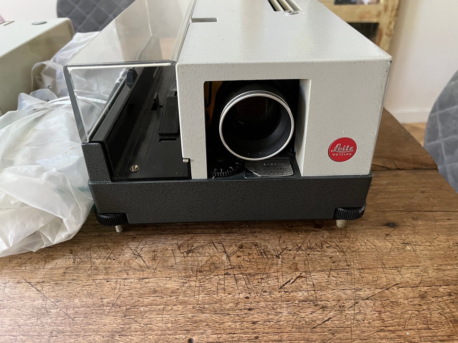 Leitz Pradovit Color diaprojector met afstandsbediening, Ophalen, Gebruikt