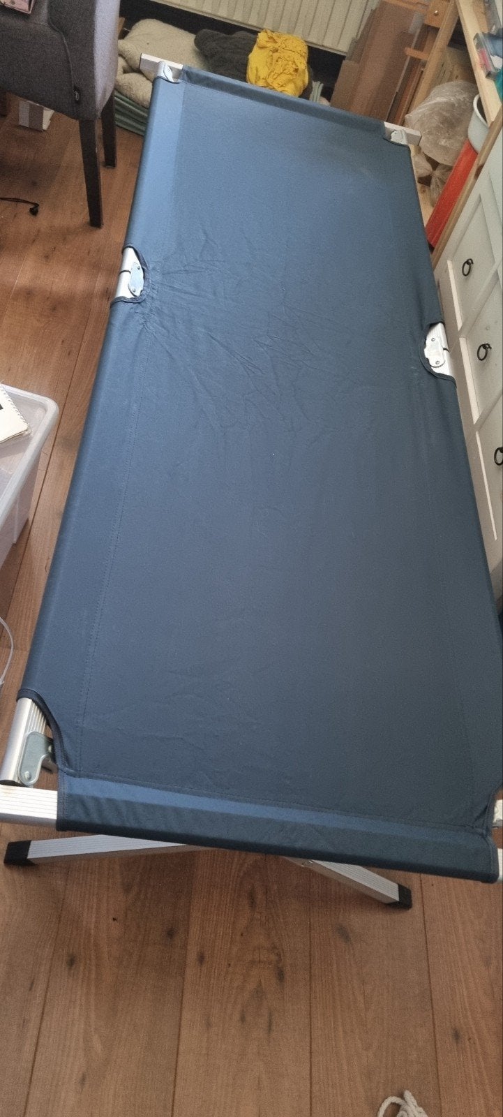 Veldbed 188  x  62 cm en 43cm hoog, Caravans en Kamperen, Ophalen, Zo goed als nieuw, Overige